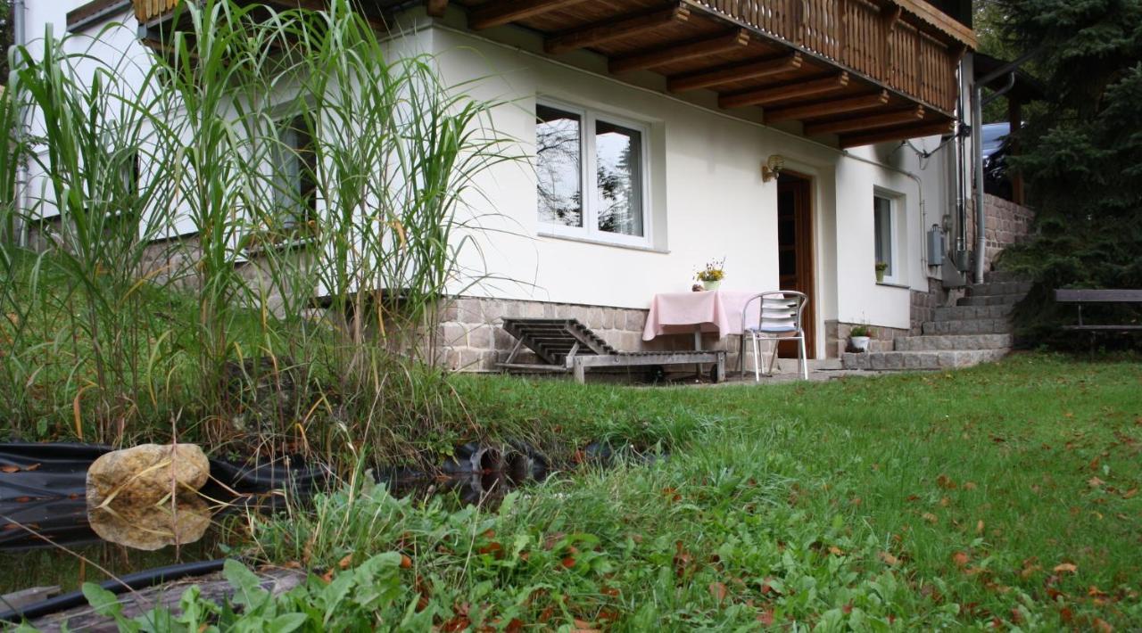Ferienhaus "Am Schleifenbach" Saalfeld Saale Buitenkant foto